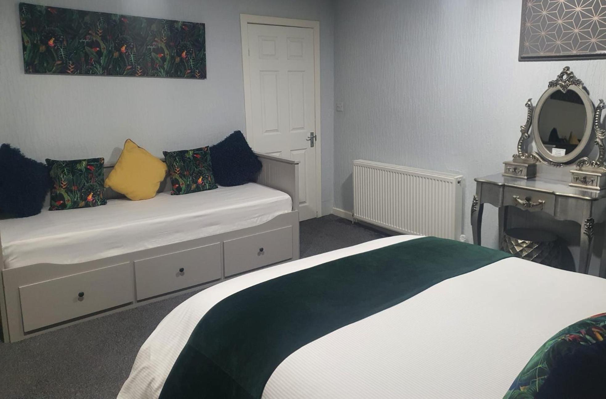 Saphire Glasgow Apartments Giffnock Екстер'єр фото